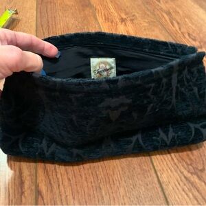 Trappings Los Angeles: Black Velvet Classic Clutch Handbag:
